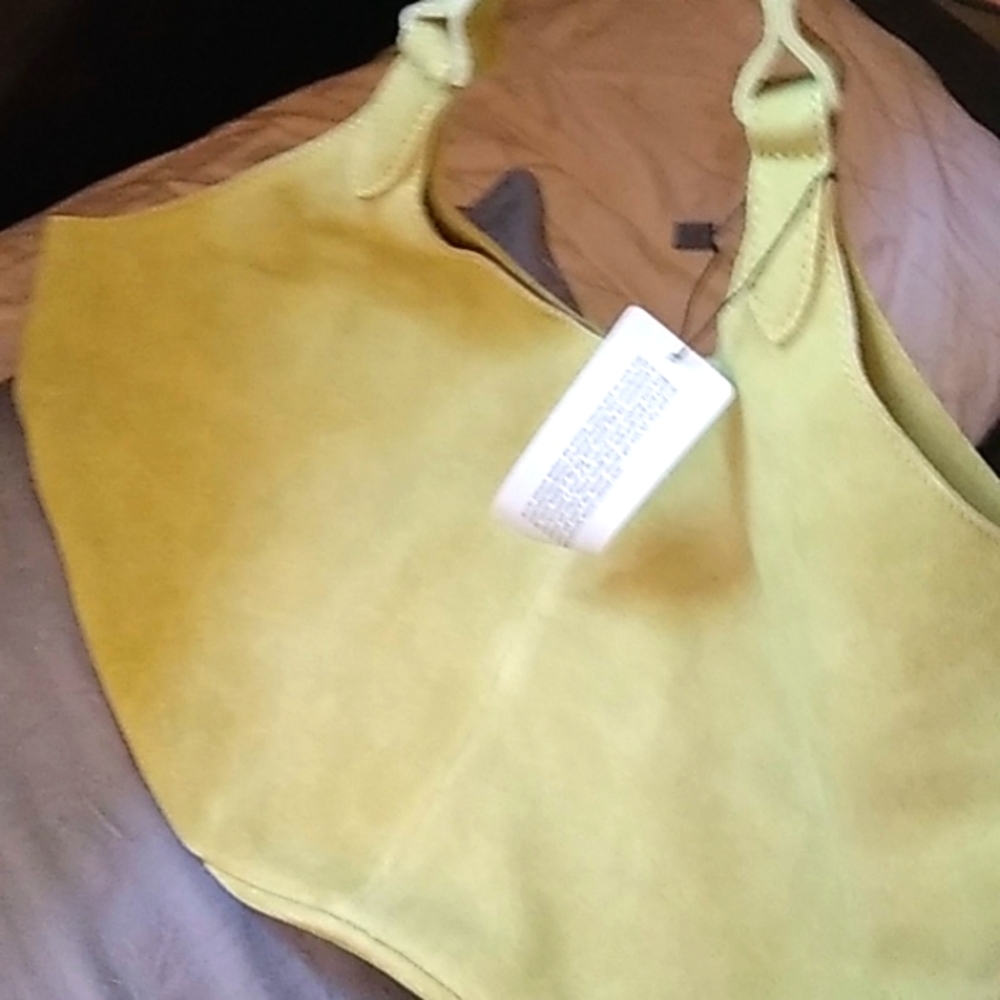 MILA SUEDE GREEN BAG,NEVED USED,100% LEATHER Emma bag $400 value